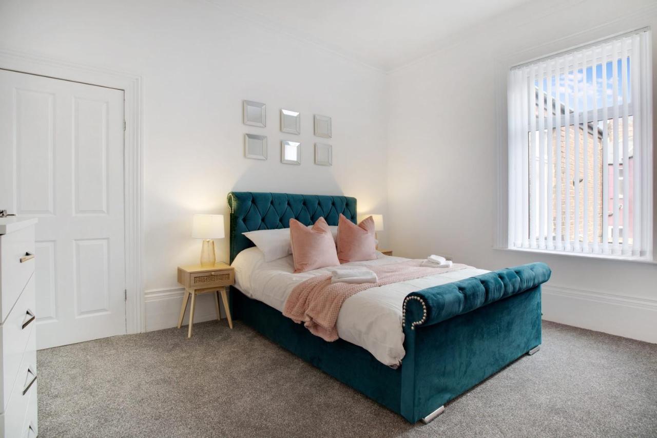 Stunning 4-Bedroom, 2 Bathrooms In Sunderland Sunderland  Exterior foto