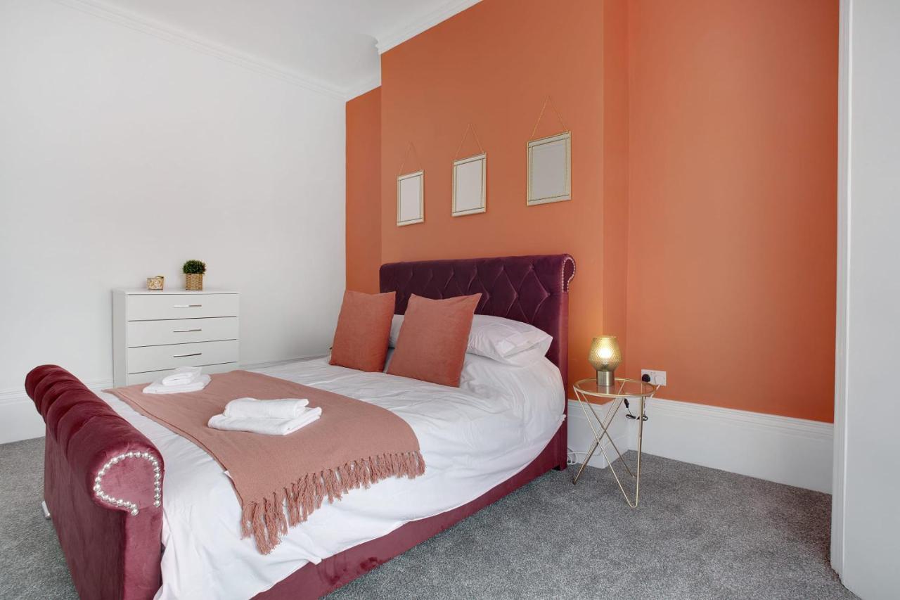 Stunning 4-Bedroom, 2 Bathrooms In Sunderland Sunderland  Exterior foto